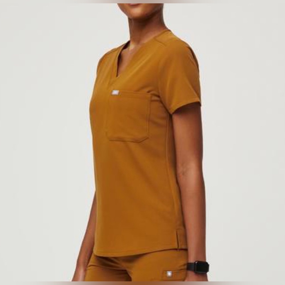 Figs Atlantic fall zamora joggers and Catarina one pocket top scrub set